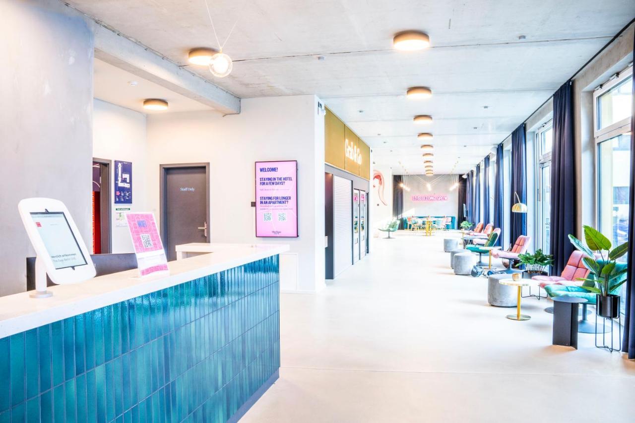 The Base Berlin One Hotel ภายนอก รูปภาพ