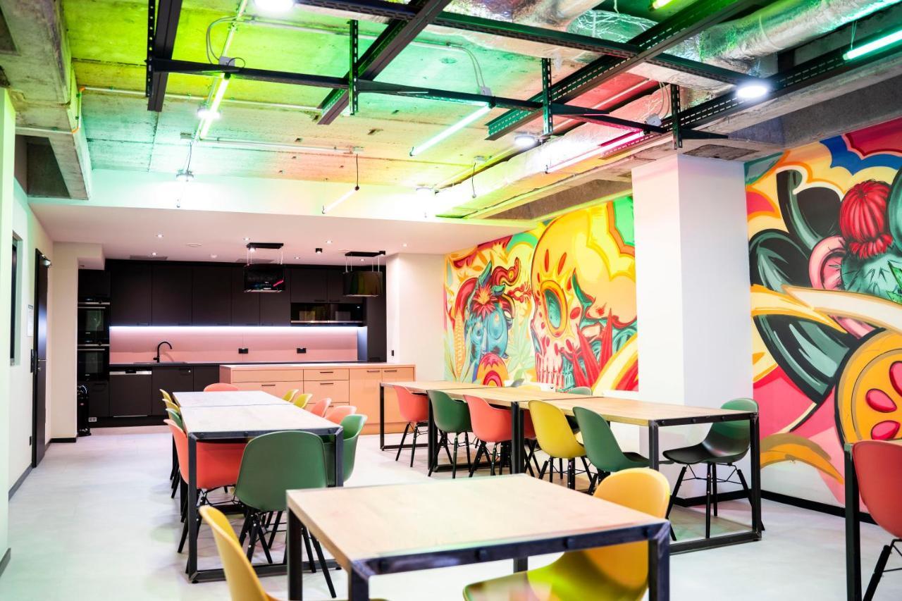 The Base Berlin One Hotel ภายนอก รูปภาพ