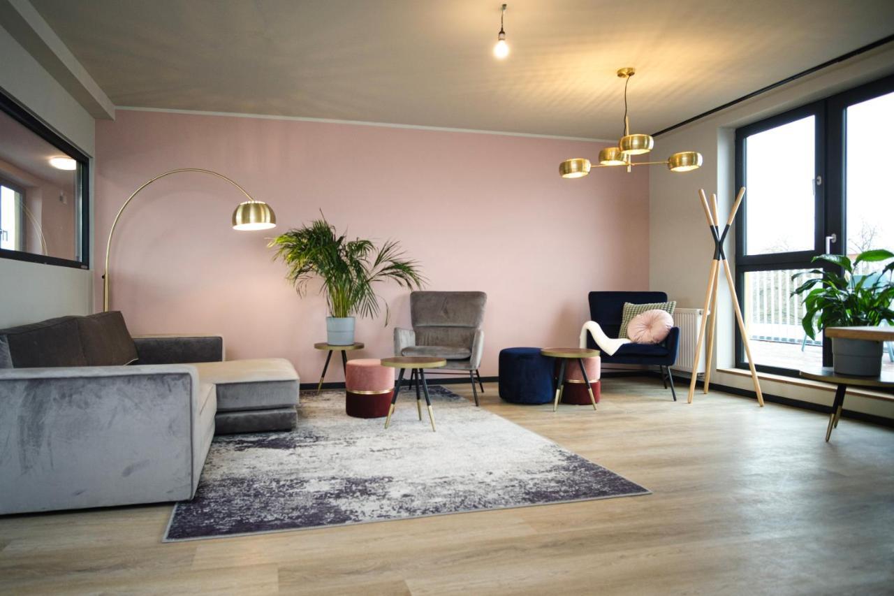 The Base Berlin One Hotel ภายนอก รูปภาพ