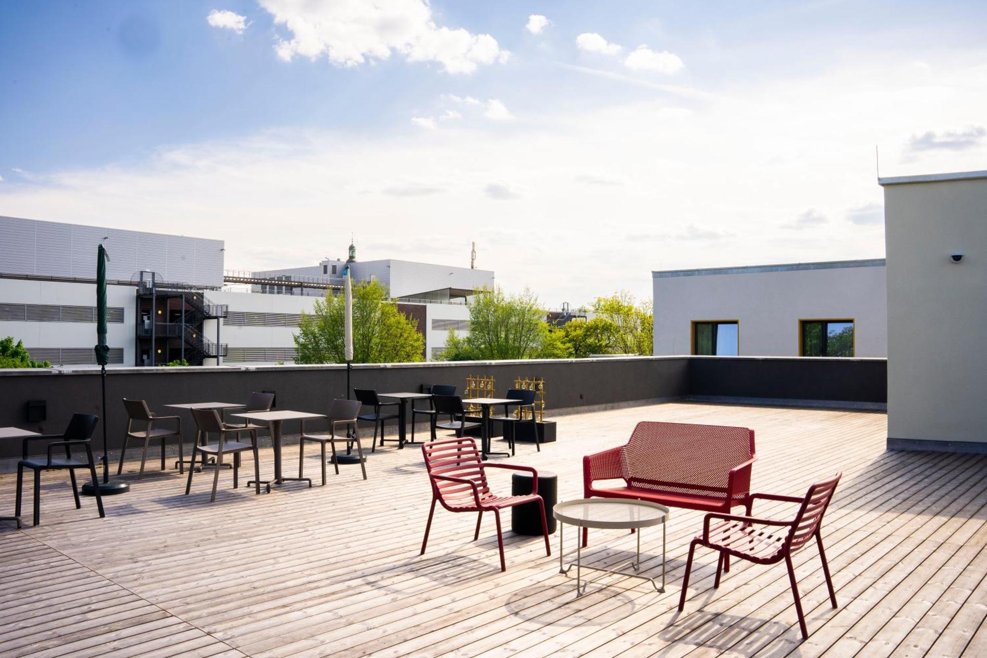 The Base Berlin One Hotel ภายนอก รูปภาพ