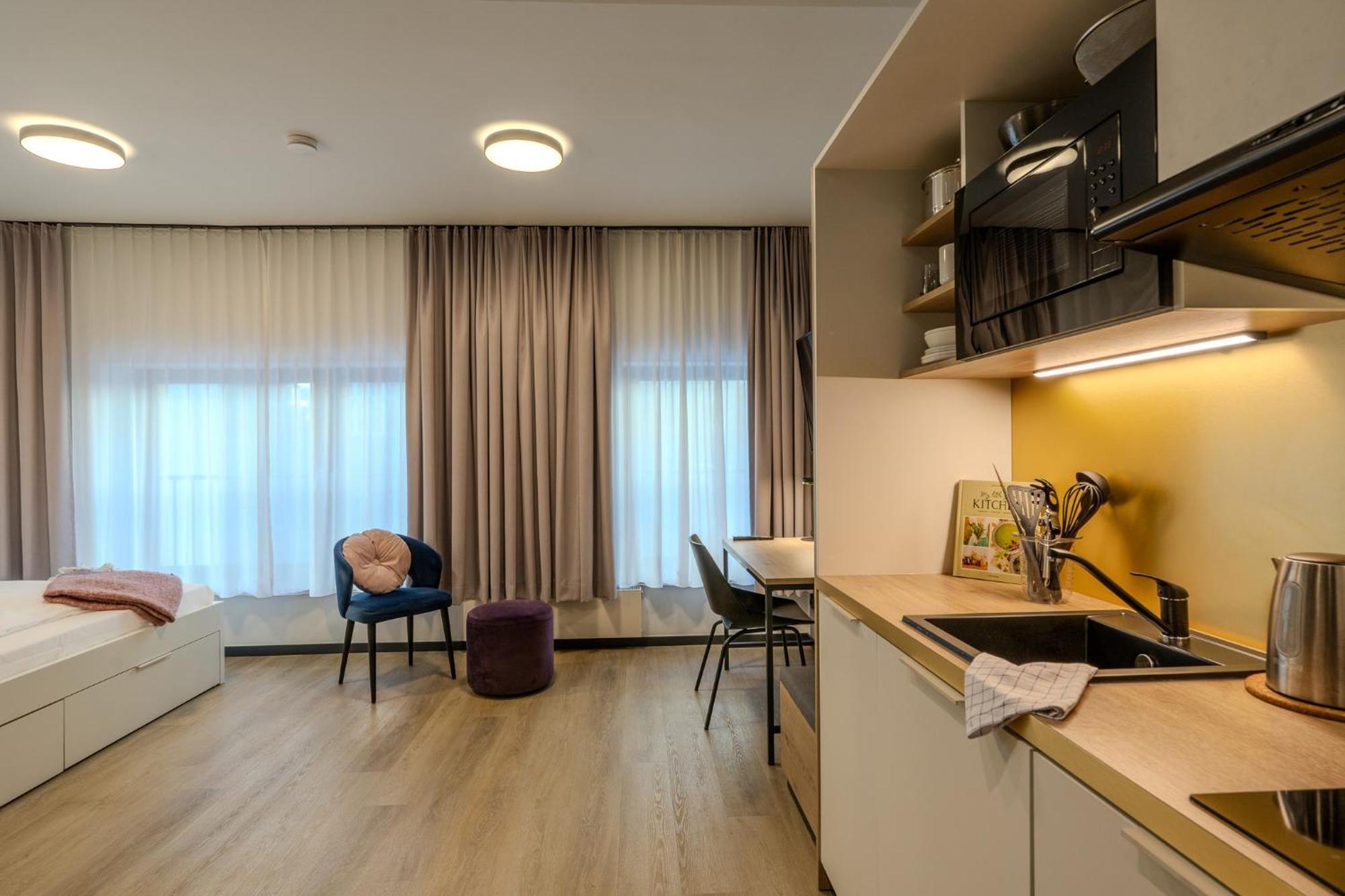 The Base Berlin One Hotel ภายนอก รูปภาพ