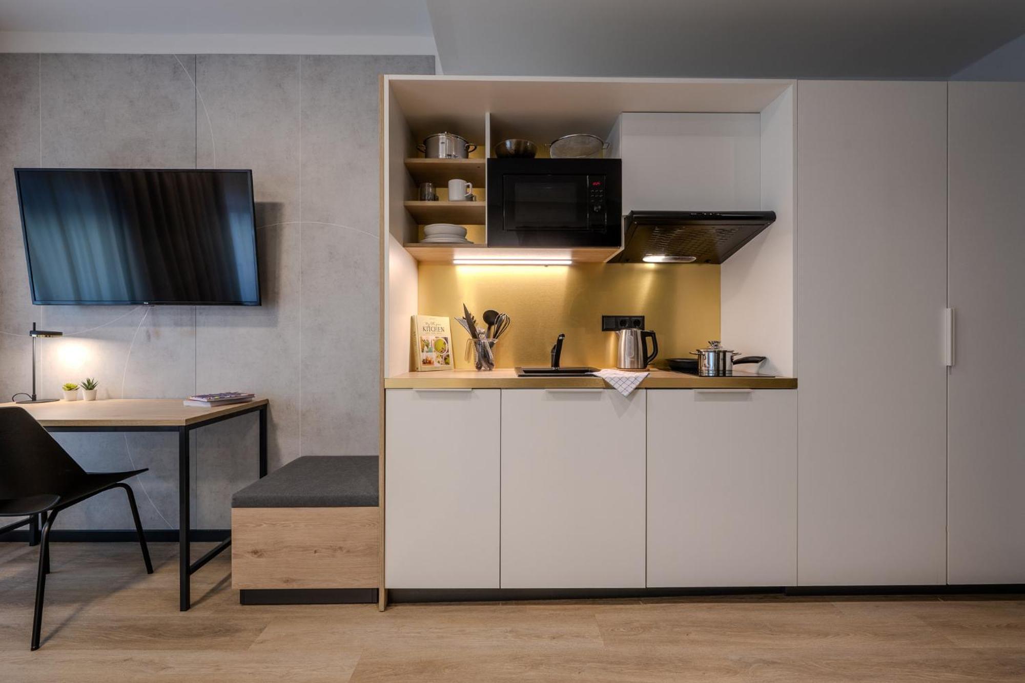 The Base Berlin One Hotel ภายนอก รูปภาพ
