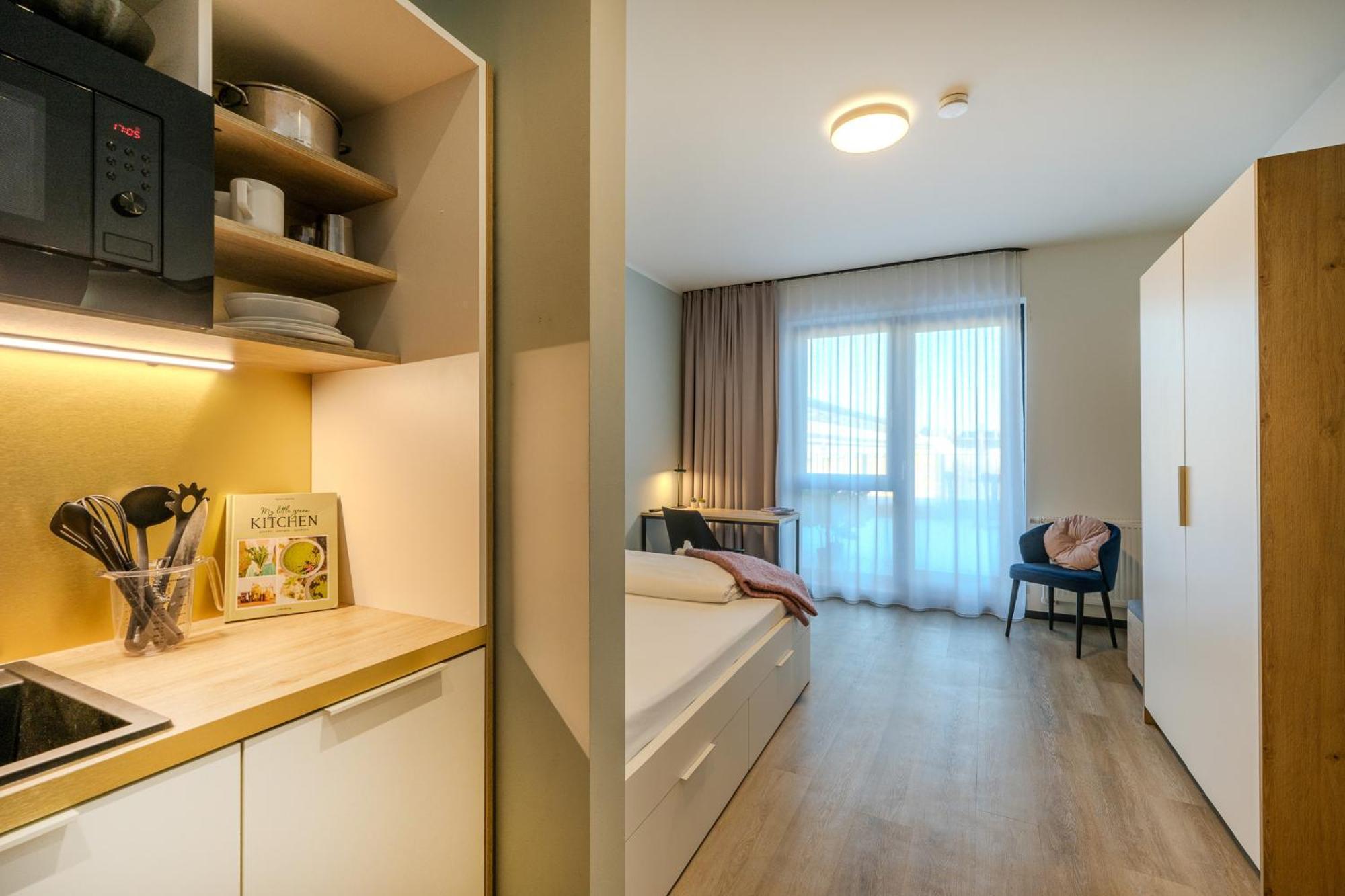 The Base Berlin One Hotel ภายนอก รูปภาพ
