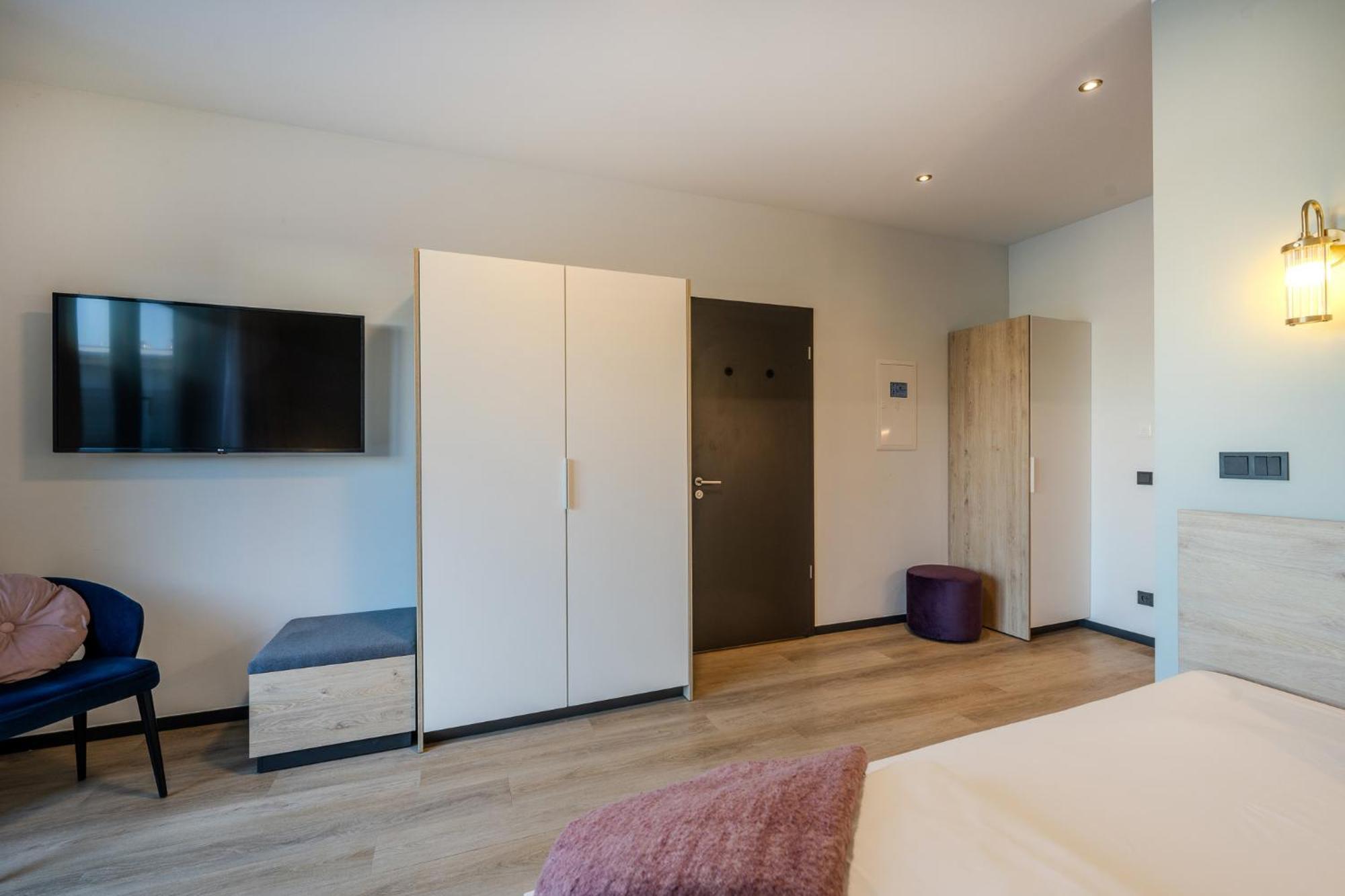 The Base Berlin One Hotel ภายนอก รูปภาพ