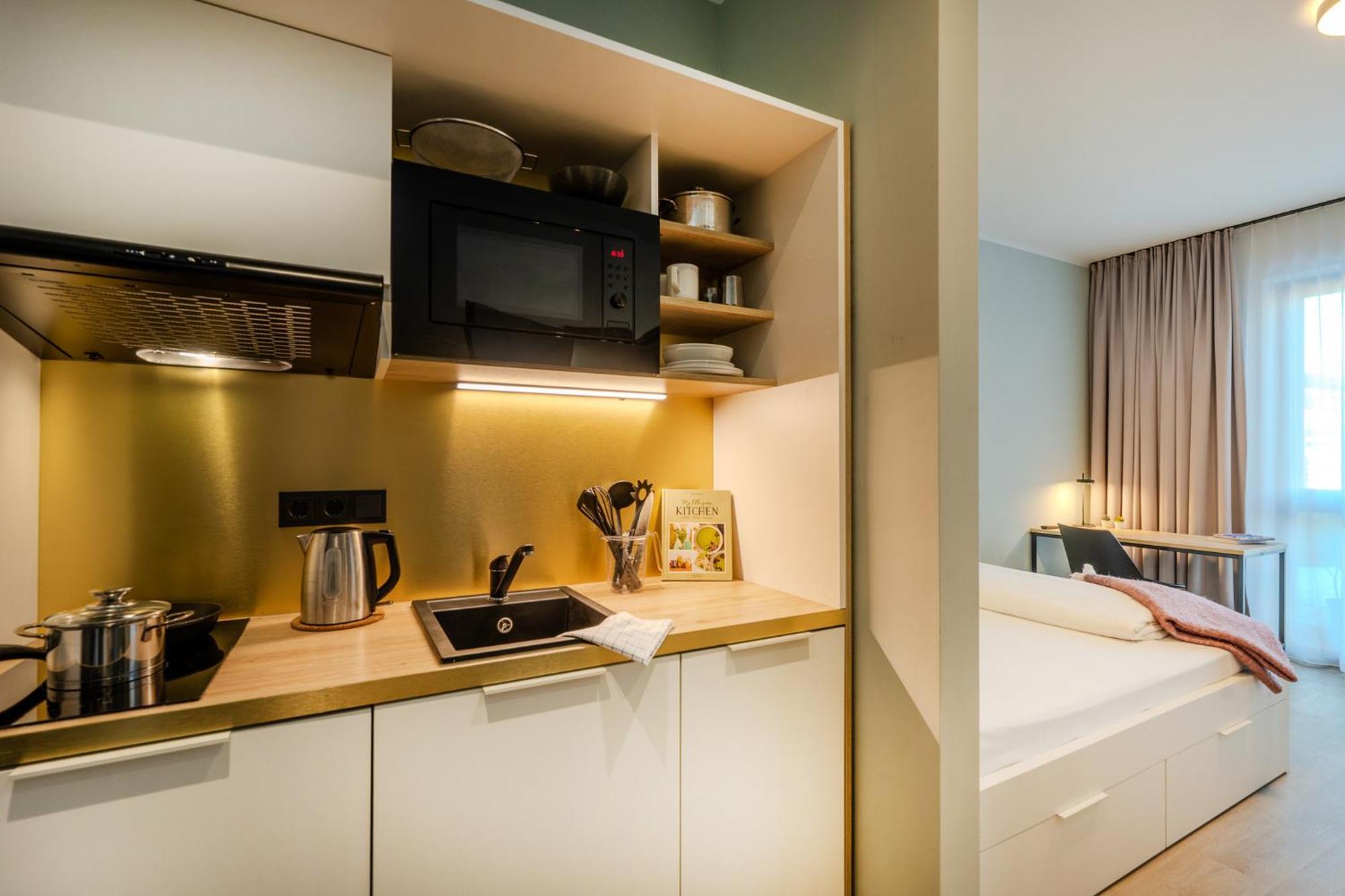 The Base Berlin One Hotel ภายนอก รูปภาพ
