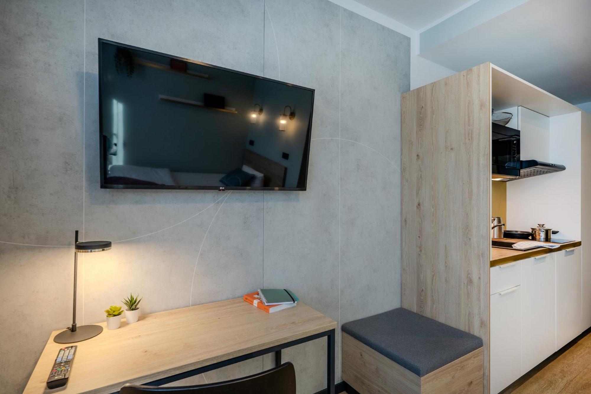 The Base Berlin One Hotel ภายนอก รูปภาพ