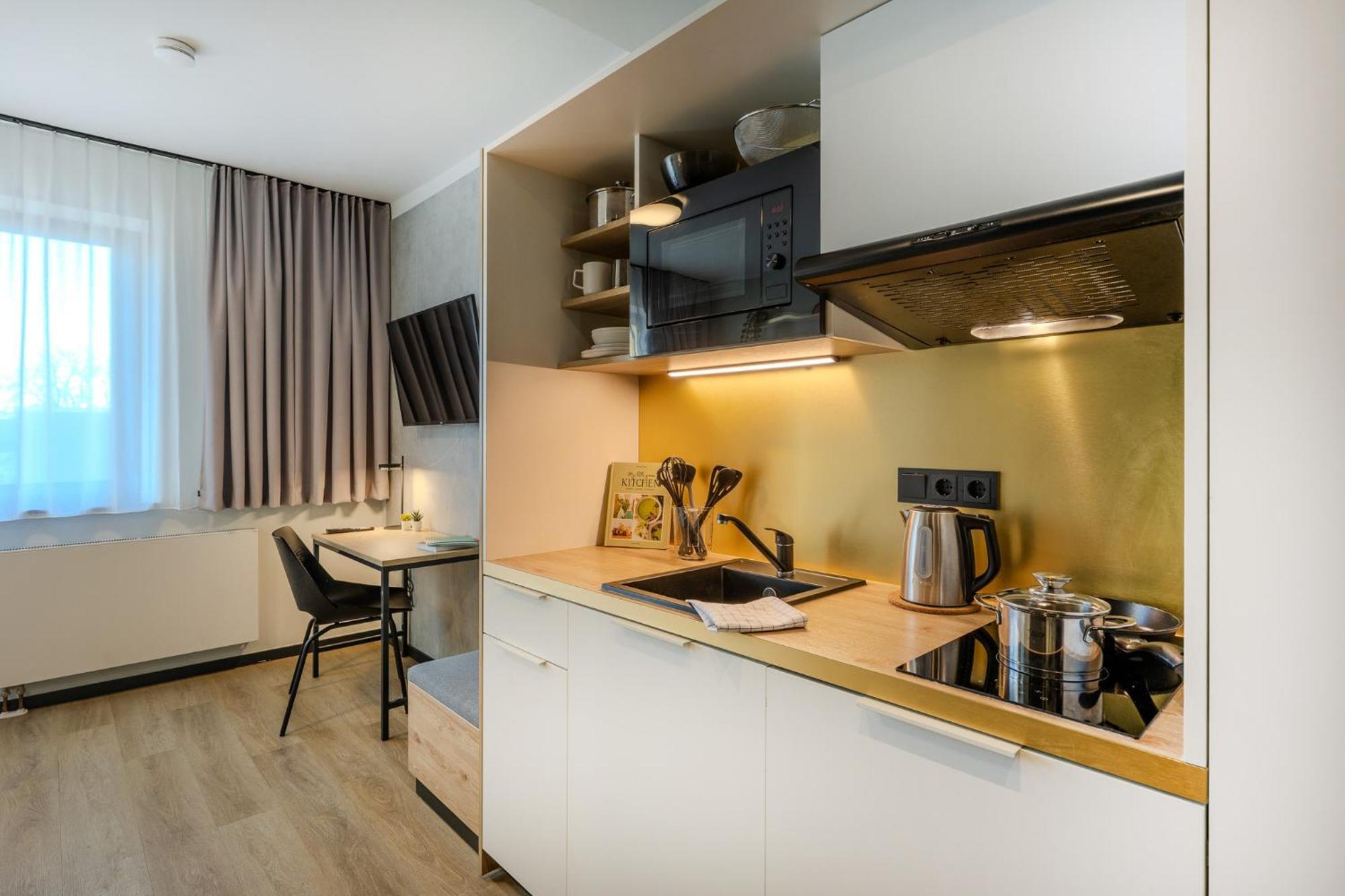 The Base Berlin One Hotel ภายนอก รูปภาพ