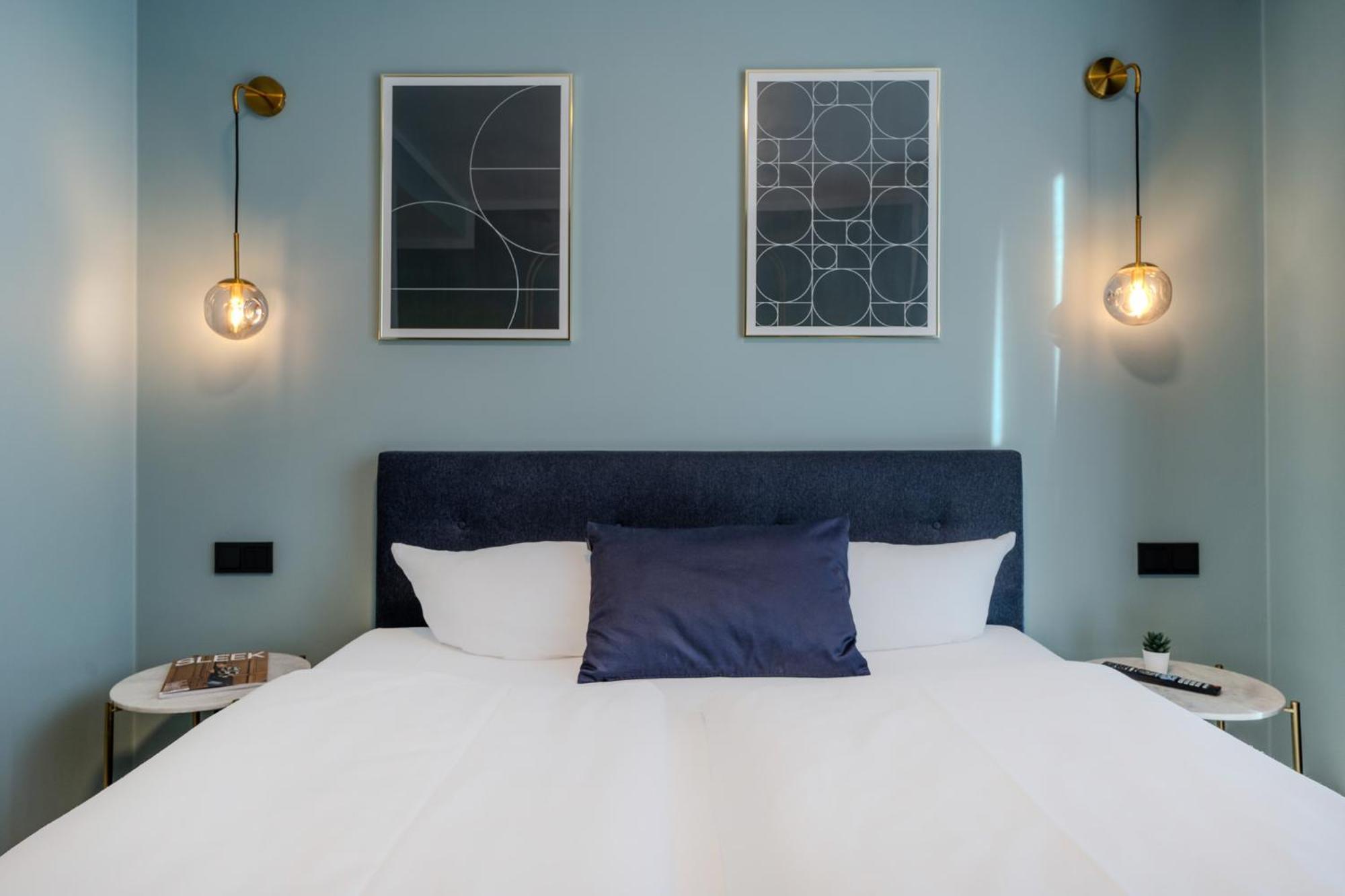 The Base Berlin One Hotel ภายนอก รูปภาพ